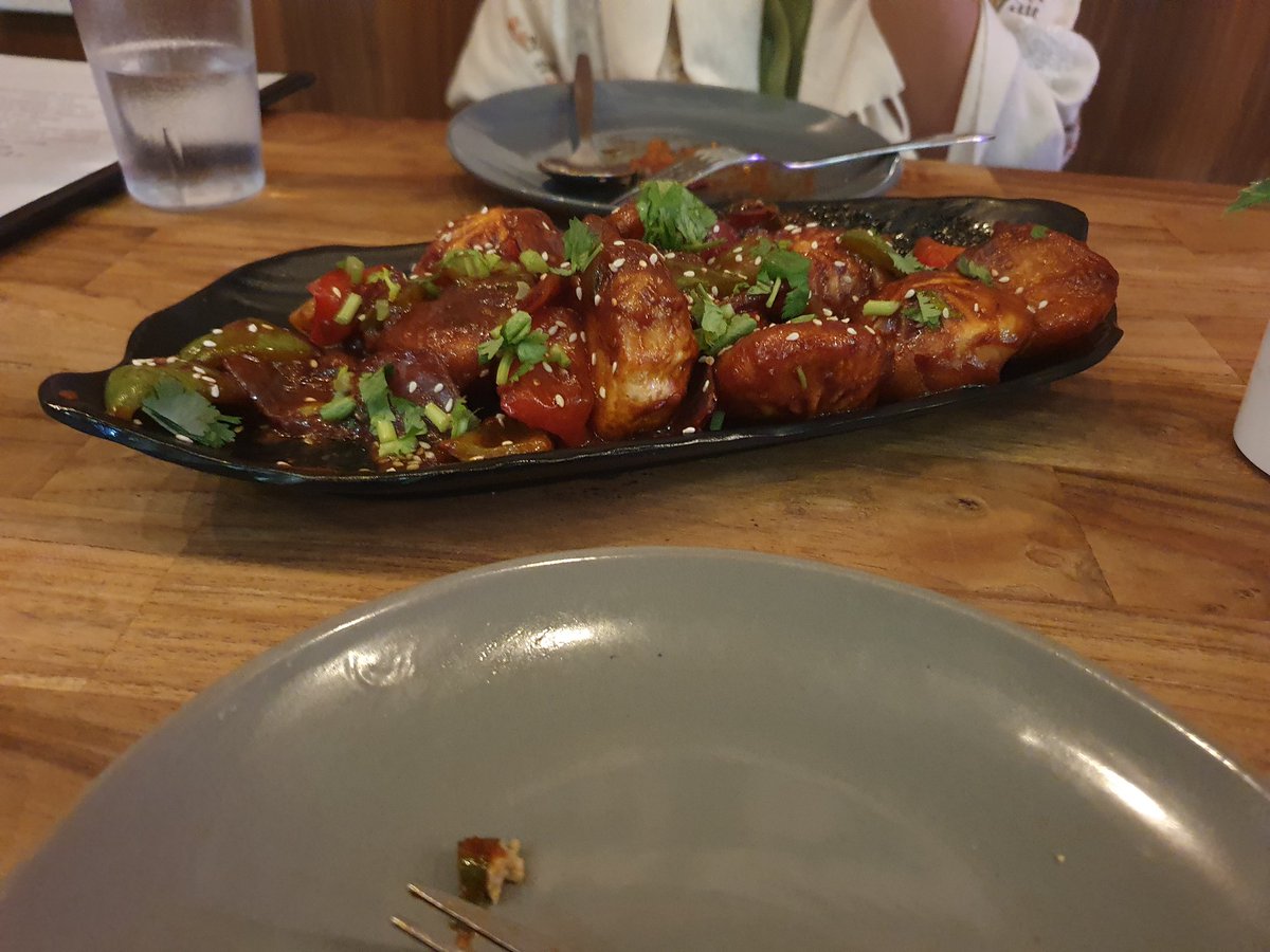 miyana 🎭 tweet media