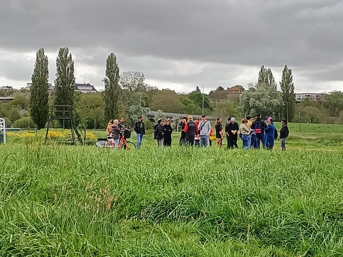 Fdesouche.com est une revue de presse tweet media