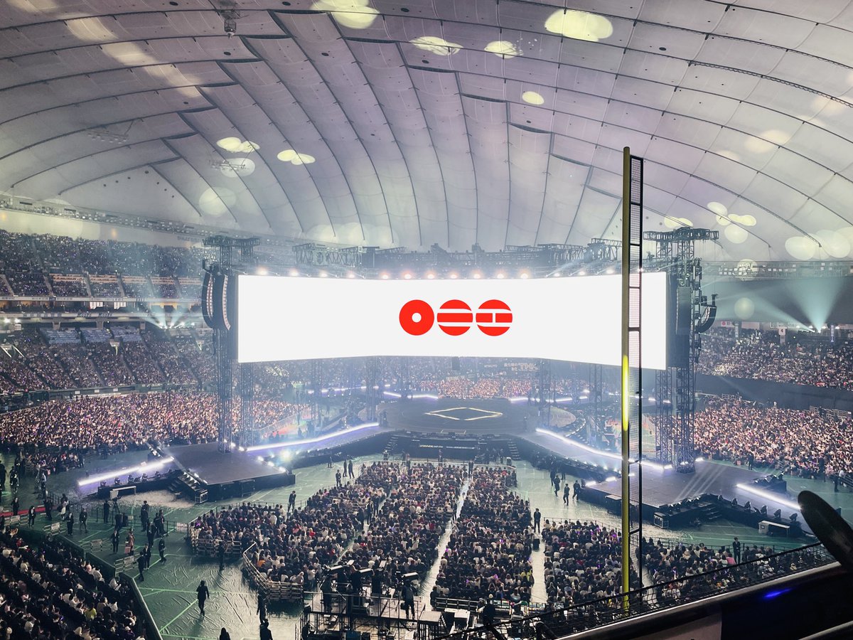 Hi_Sa_38's tweet photo. 昨日、無事7人に会ってきたよ。新アミボムも間に合ったし、２回席で表情とかまでは見えないにしても動きやわちゃわちゃは見えてドキドキキャーキャーしっぱなしだった。みんなめちゃくちゃカッコよくて可愛くて面白くて素敵でとにかくあっという間に時間が過ぎた。 https://t.co/jZeZnJiaL2