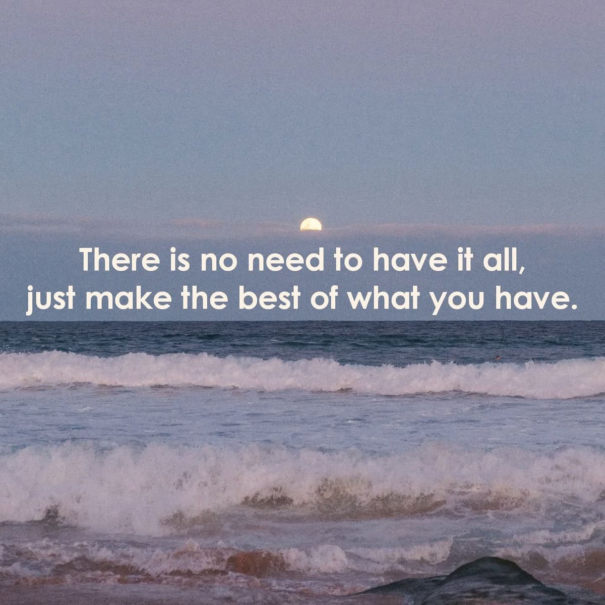 AWillbrandt1047's tweet image. When we stop chasing what's missing, we finally get to fall in love with what's already here. ❤️🌿 #GratefulHeart #quotes