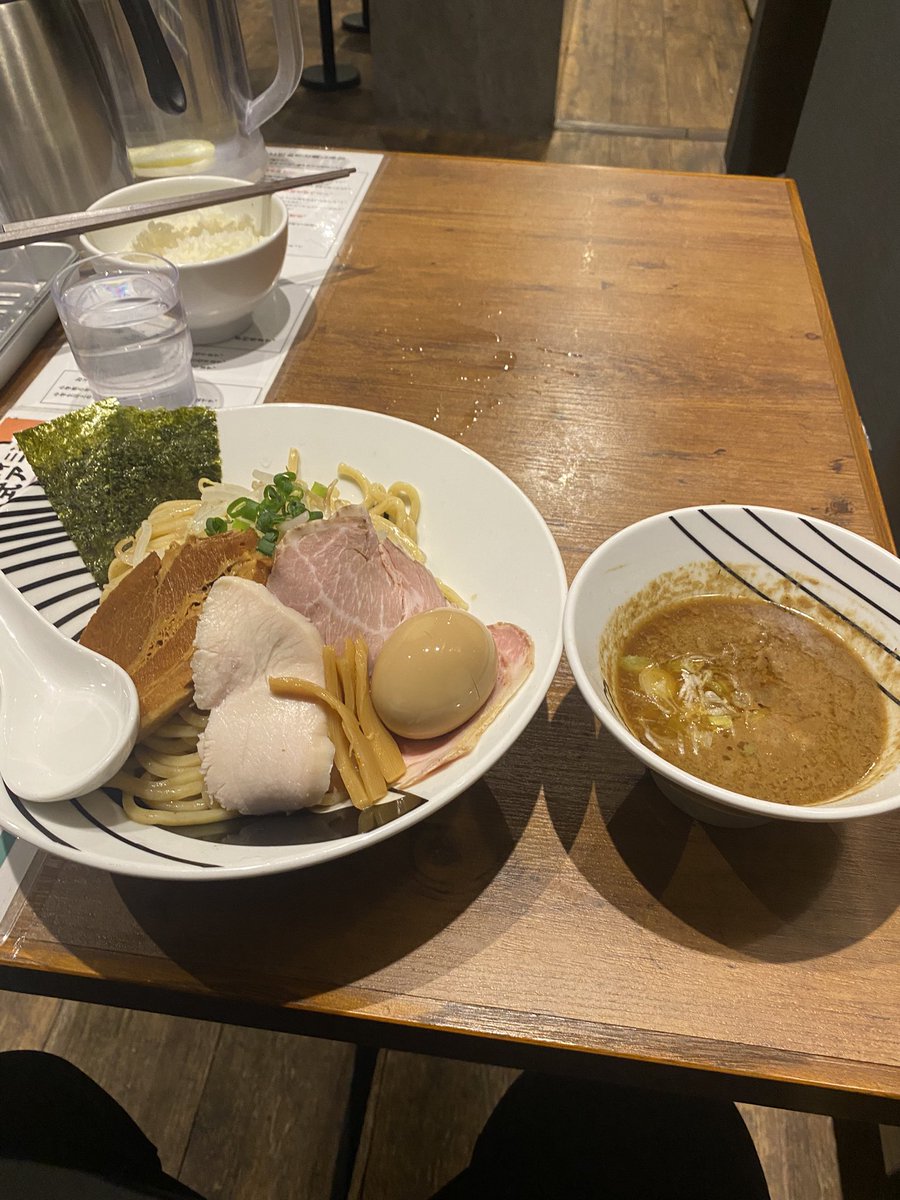 リオン tweet media