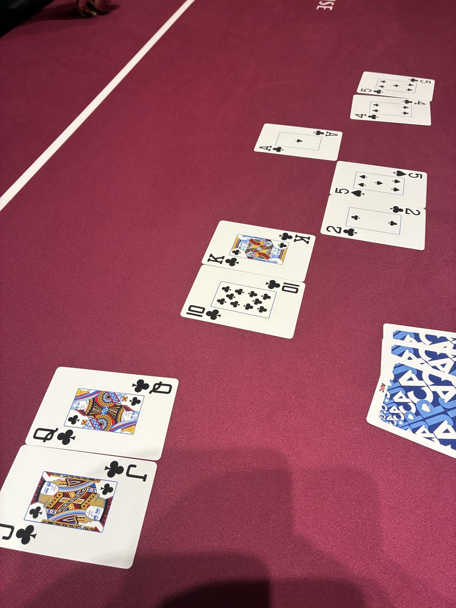 777takeda's tweet photo. Day1A飛んでDay1B
ロイヤルフラッシュって知ってる？

#Day1 #AJPC #PARADISECITY #POKER https://t.co/G3JKIuXzSW
