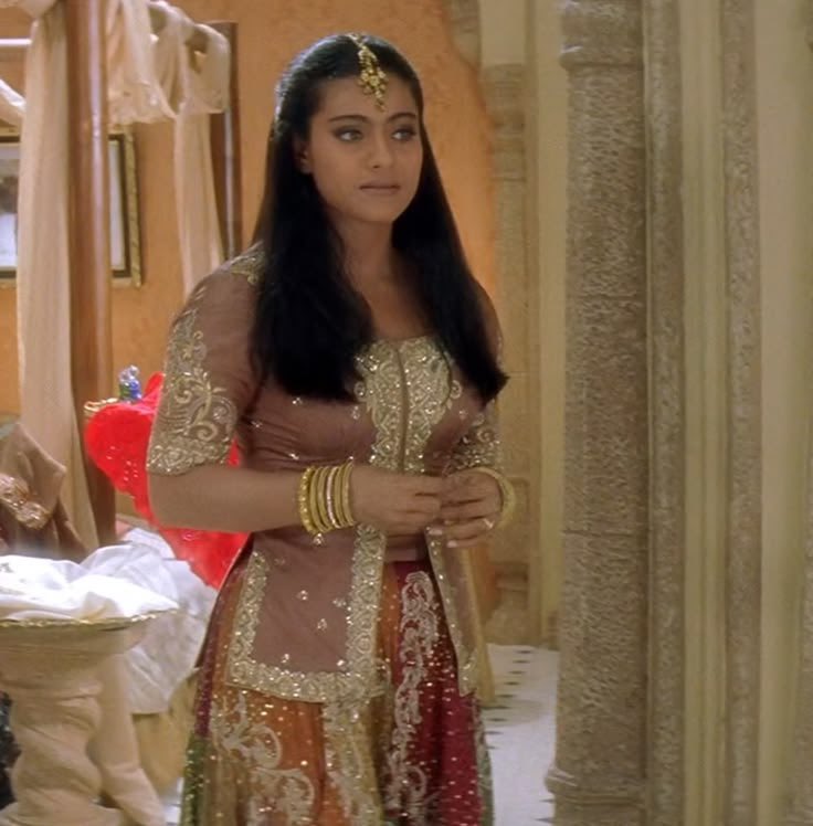 DKnotOK's tweet photo. “Not even single miss” when he is copying 2000 bollywood fashion. Sharam? Cultural-less designers and culture-less country. https://t.co/odhwLZhHhN