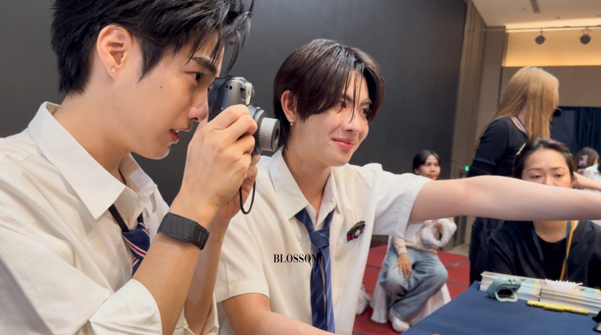 หลิง𝐁𝐥𝐨𝐬𝐬𝐨𝐦♥ tweet media