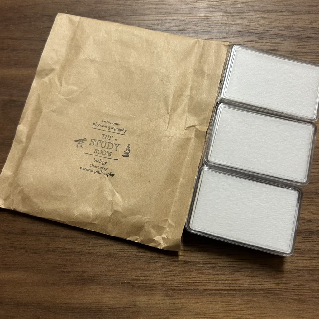 e3318tago's tweet image. スタディールーム上野に行ってきました🦈
　
イベントとかでサメの歯が増えてきたので
プラケースのみ追加購入しました
　
アオザメ×2
ツマグロ
シロワニ
ドタブカ
　のはず…
　
#サメ
#shark 

@THESTUDYROOMuen 
@uminaka_free