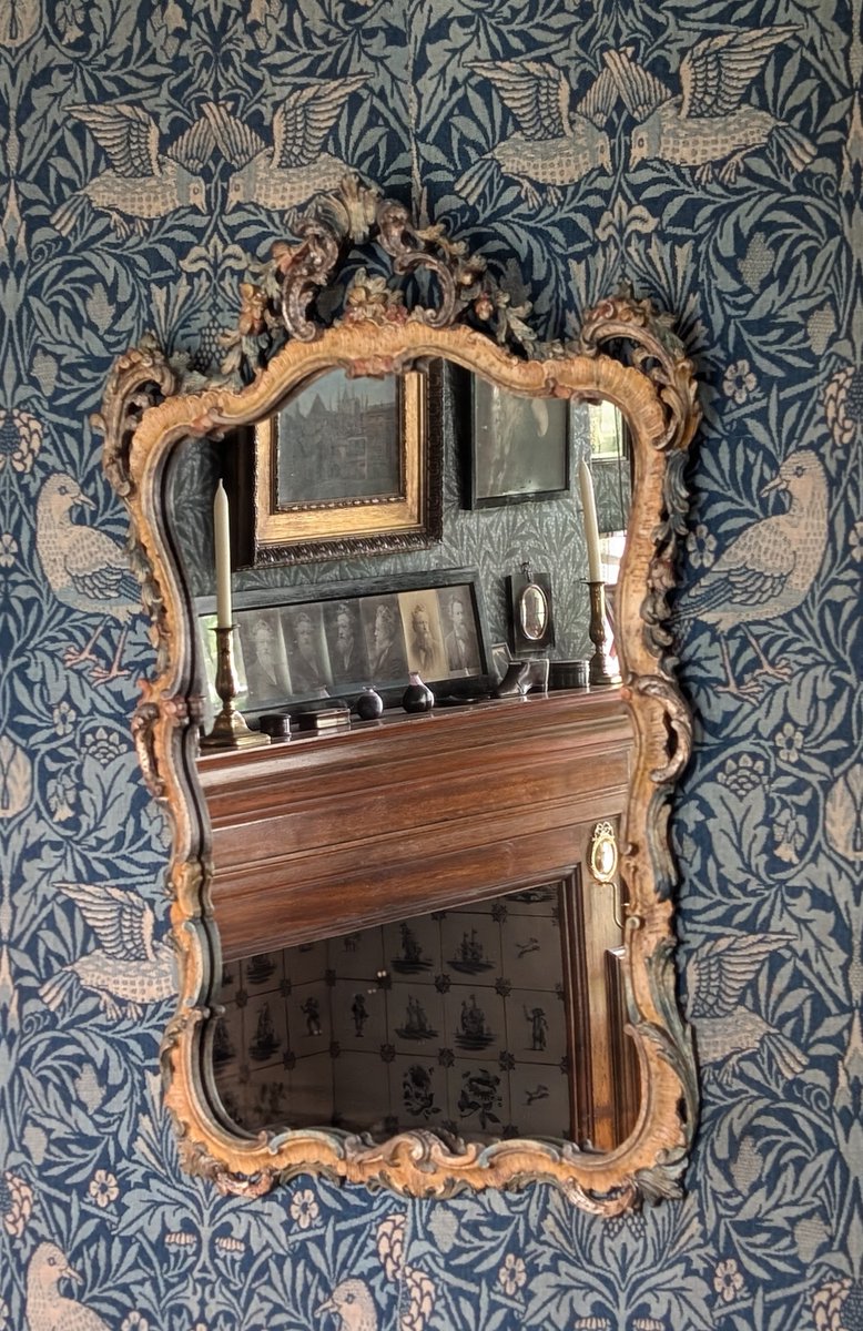 lutiflower's tweet image. Great article just posted by The World of Interiors on the best house museums in Europe featuring Emery Walker's House. Thrilled they have published my photograph of the dining room mantlepiece bedecked by pics of William Morris! worldofinteriors.com/story/best-hou… #interiors #WilliamMorris