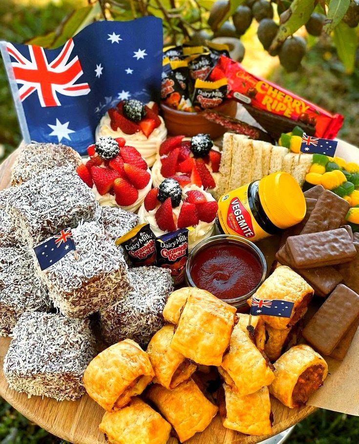 bilbilbites's tweet image. ♡⊹ ࣪ ˖🇦🇺 AUSTRALIAN TRADITIONAL FOOD POLL: SWEET vs. SAVORY 
#AustralianCuisine #Australia #Kangaroo #Koala #FoodPoll