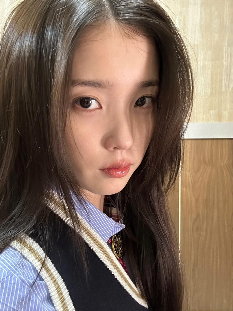 이지은 tweet media