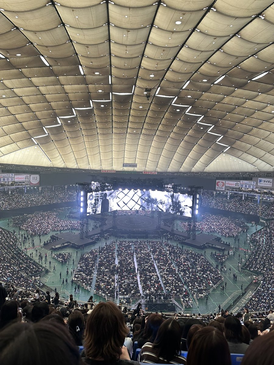 aria⁷ met hobi 😭💜 tweet media