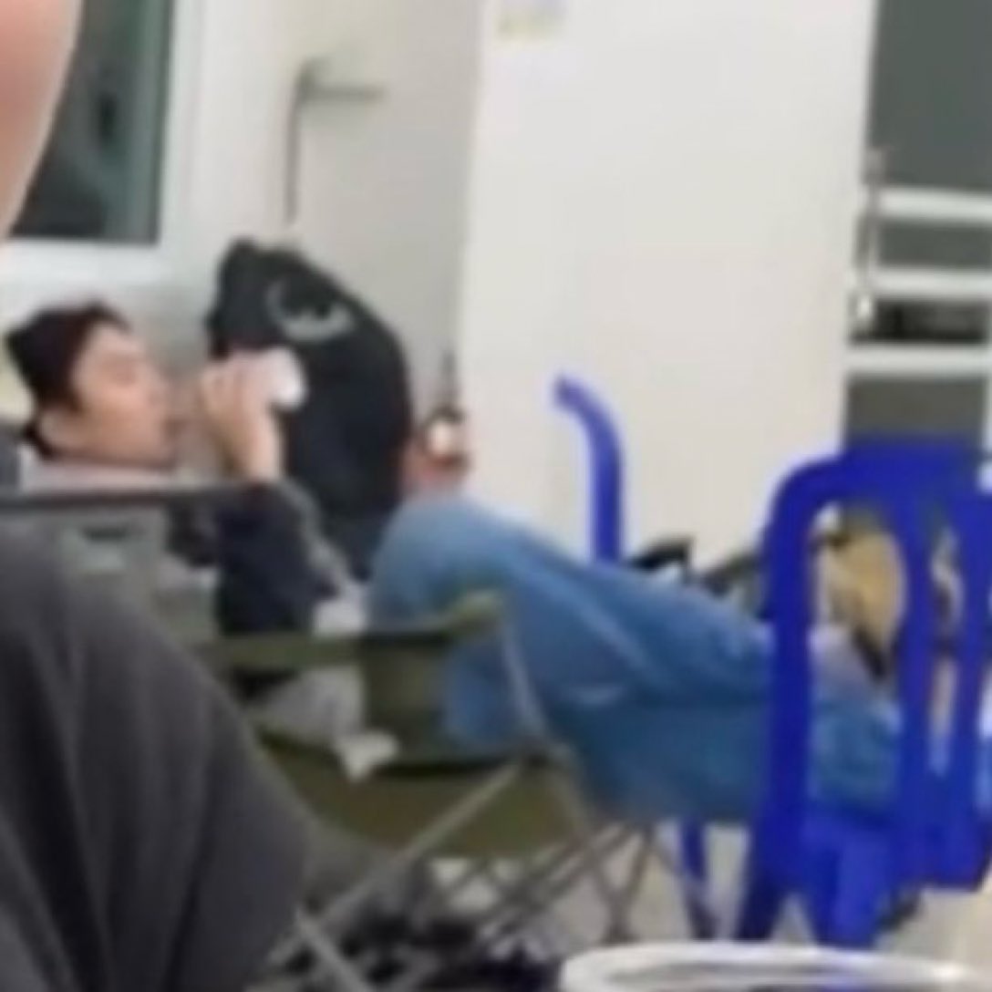 PN HW ●´ε｀● บาร์ธsad boy tweet media