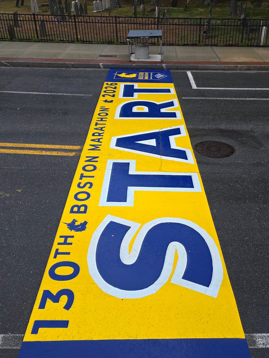 OnlyInBOS's tweet photo. 1 day until the Boston Marathon.

💛💙 https://t.co/6AEluIiZeK