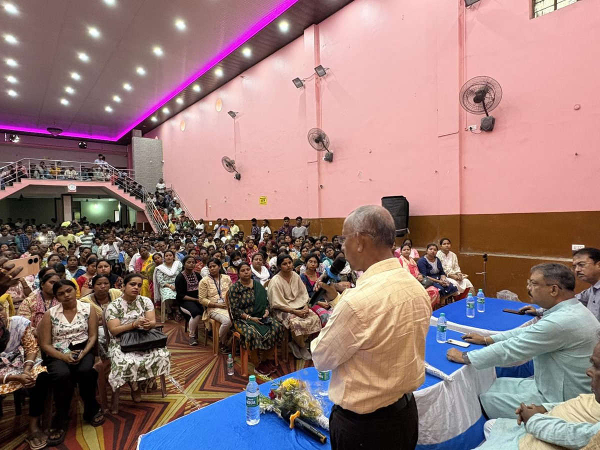 gautamdebaitc's tweet image. Interaction with members of the Siliguri Municipal Employees’ Association, reaffirming commitment to stronger civic infrastructure and efficient public services.
#Siliguri #Election #JoyBangla #AbarJitbeBangla