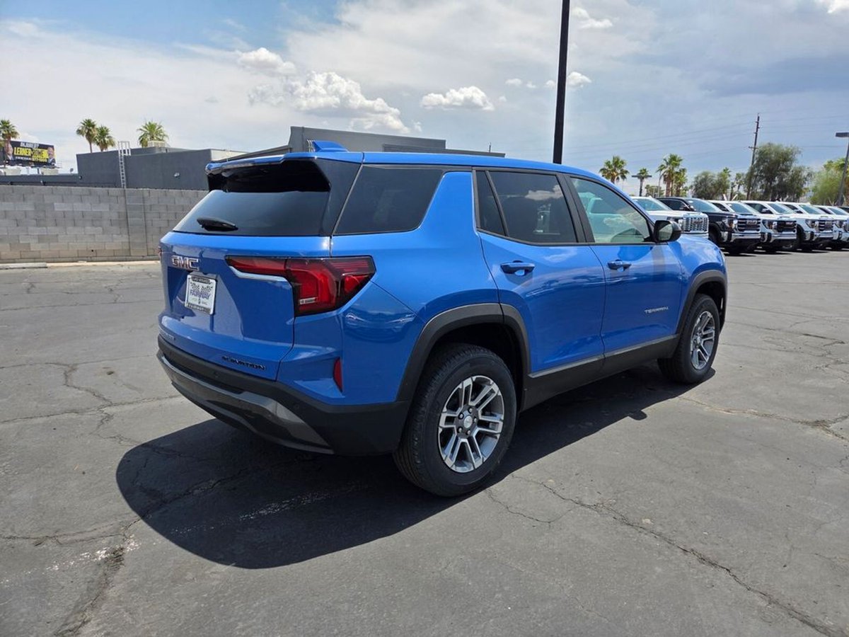 SamH_702's tweet image. 2025 GMC Terrain C0556 
 Check out our new inventory: glo3d.net/r/m5D74OZ5ME 

Powered by Glo3D 
 #2025, #GMC, #Terrain, #newCar, #FairwayChevrolet