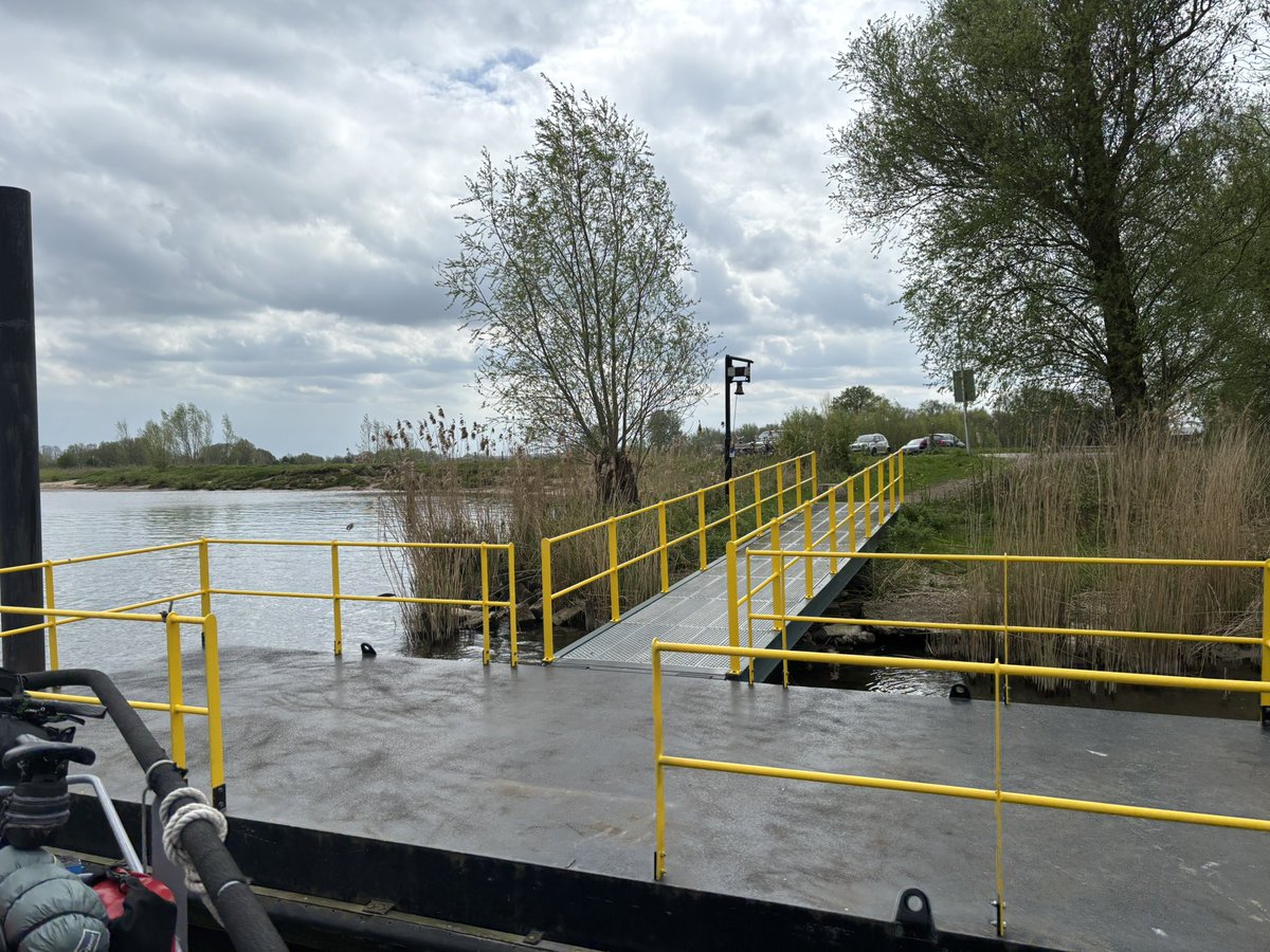 Mpvanderwal's tweet photo. Met het Zalkerveer weer naar de goede kant van de IJssel, net de 100km al aangetikt 💪
#Zwolle #Zalk #OnTheMove https://t.co/AYi1lcRDAs