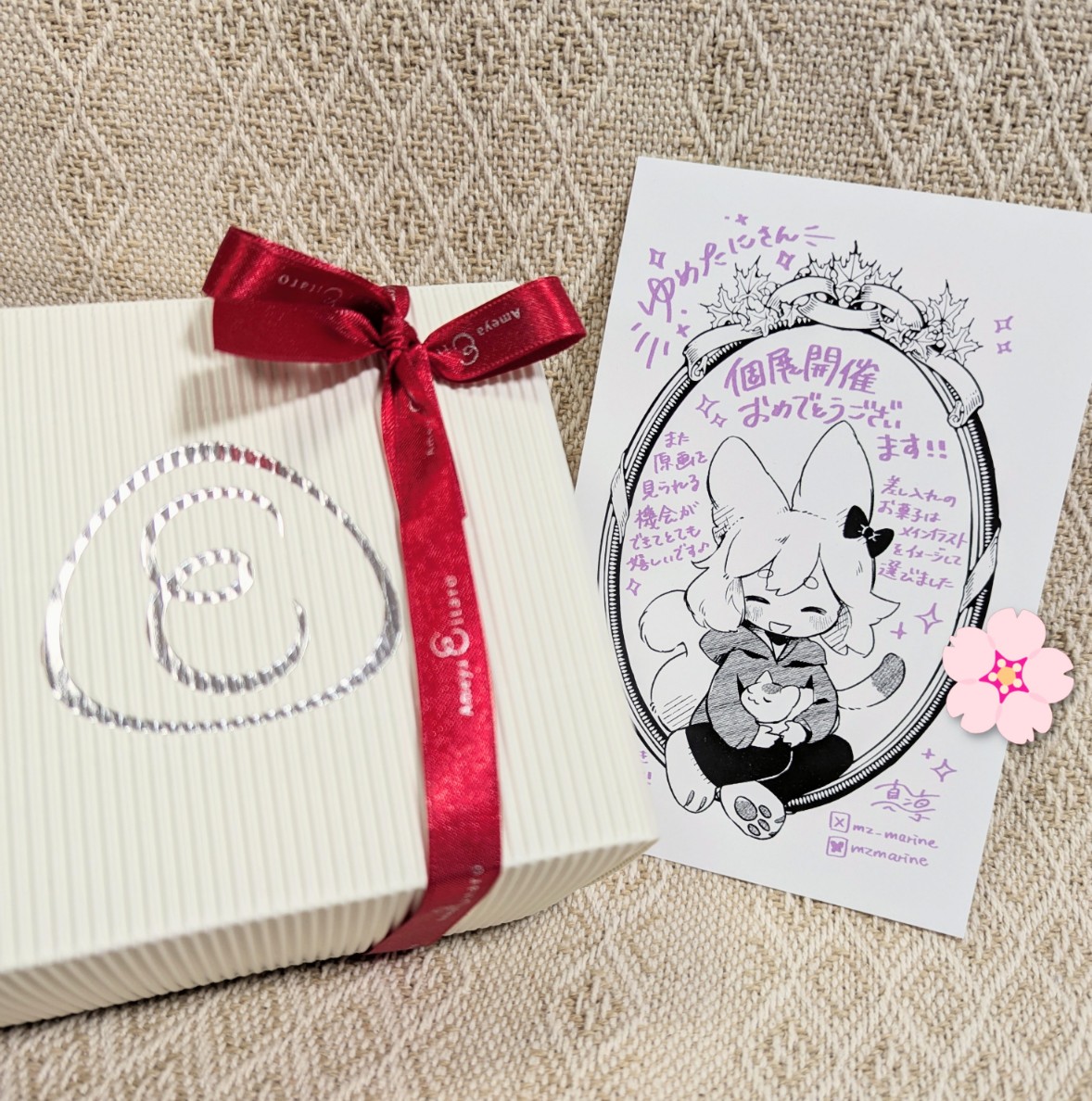 yumetonoyuiya's tweet photo. 個展で頂いたお菓子&amp;のんちゃんのファンアート（真凛さん作）、そして会期中に頂いたお手紙やメッセージカード、素敵なイラストの数々です！
本当にたくさんの元気をありがとうございました！とても励みになります🌸 https://t.co/z7h8fWV6kp