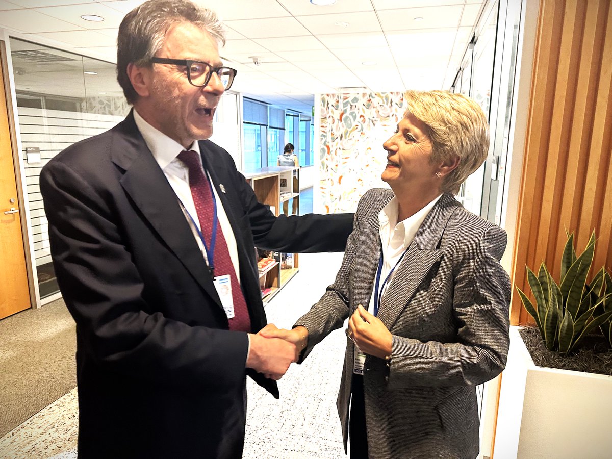 EFD_DFF tweet media