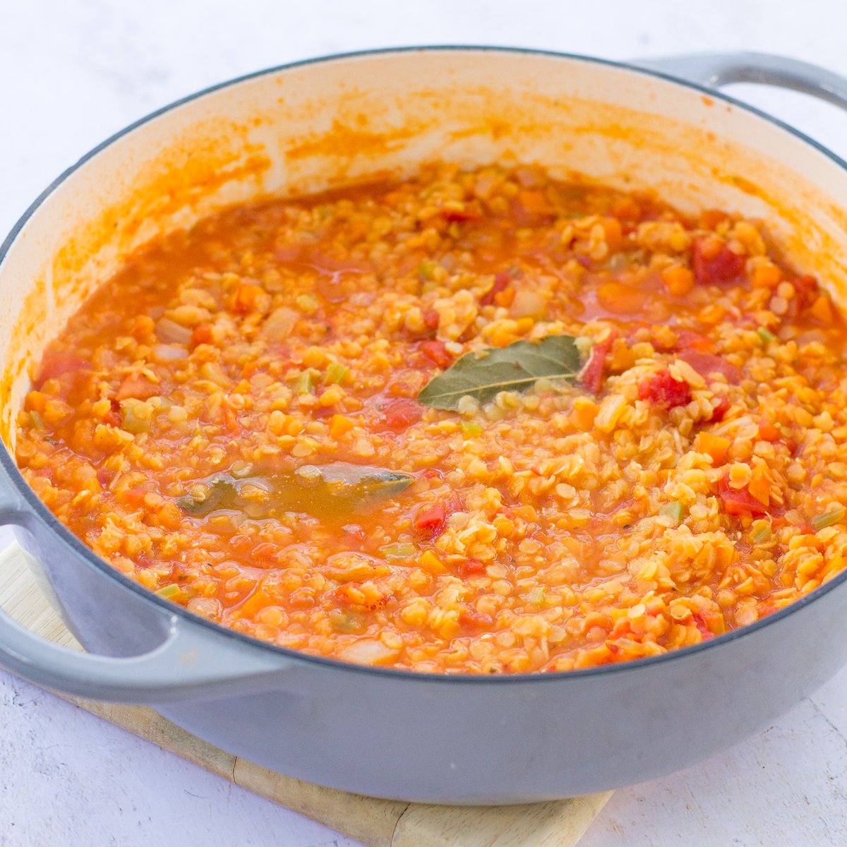 easypeasyfoodie's tweet image. Packed full of flavour and goodness, this Easy Lentil Bolognese is quick and simple to cook and perfect for batch cooking! Plus, it’s #vegetarian, #vegan, #glutenfree and #dairyfree! 

GET THE RECIPE &amp;gt;&amp;gt;&amp;gt; bit.ly/2Nq2neX