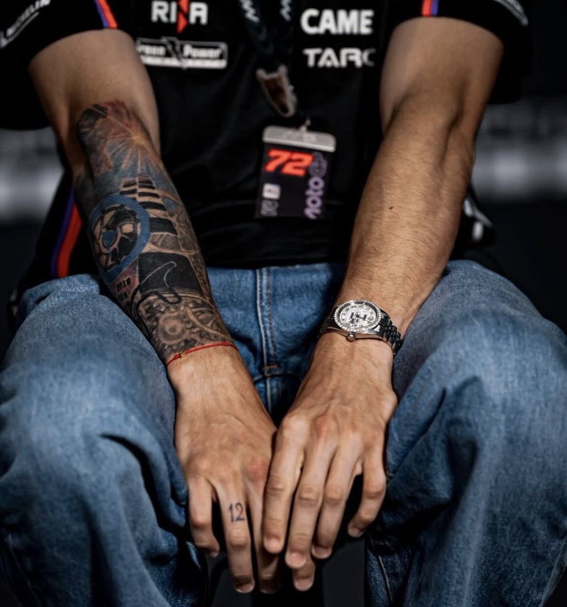 rosekillerceo's tweet photo. so obsessed with his whole aesthetic.....the piercings, tatoos, hair.....bez youre the only one ever https://t.co/7P71zz1huF