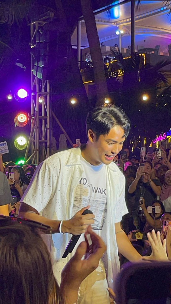 them singing “Ang Wakas” by Arthur Miguel! Ready na ba kayo? Mukhang masakit ‘to guyz 

SIMULA NG WAKAS

#DonBelle
#TayoSaWakas
#TayoSaWakasKickoffEvent