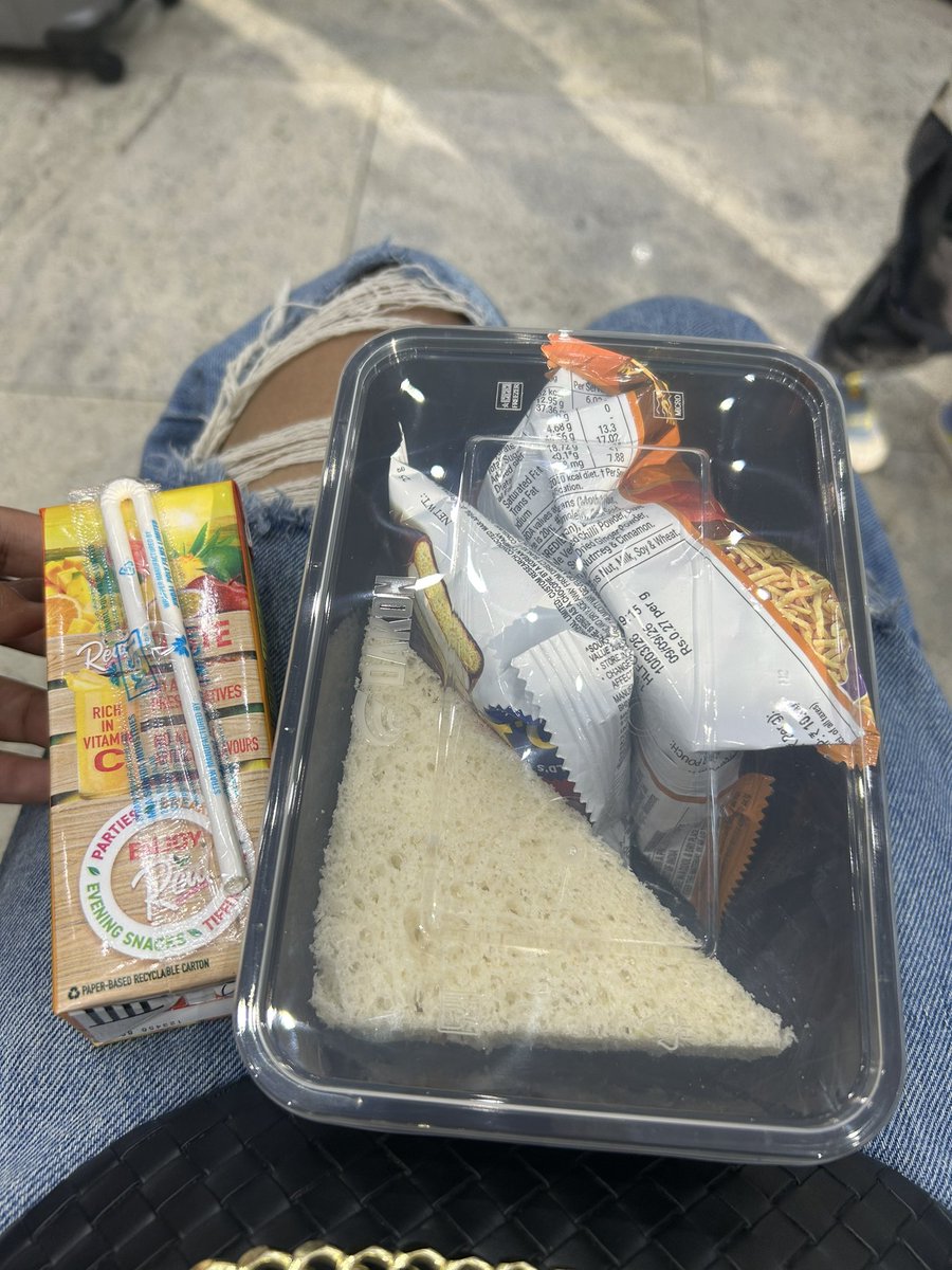 SubhanshiSingh5's tweet image. What is this behaviour #airindiaexpress 
#aviationindia #ministryofcivilaviation