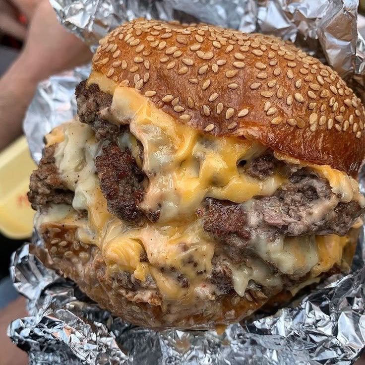 LadyValor tweet media