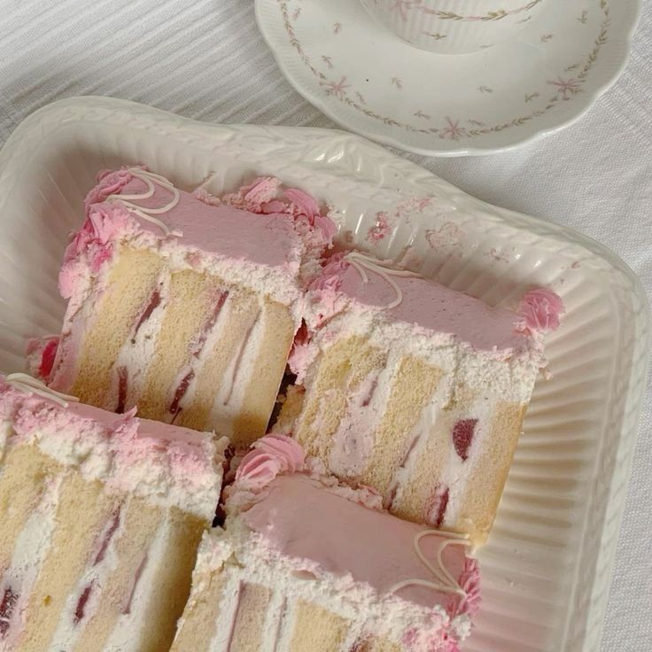 saturn ౨ৎ HAPPY SHIMMY DAY tweet media