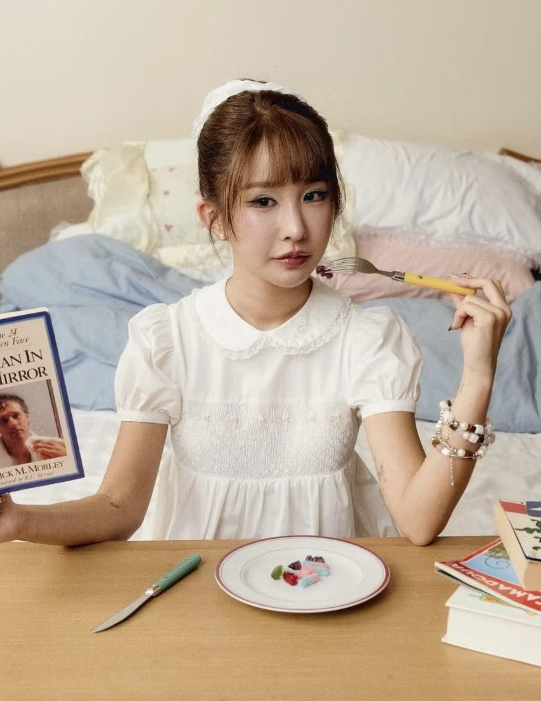 applepaperr ໒꒰ྀི -᷅ ⤙ -᷄ ꒱ྀི১ | F เสื้อทักเดม tweet media