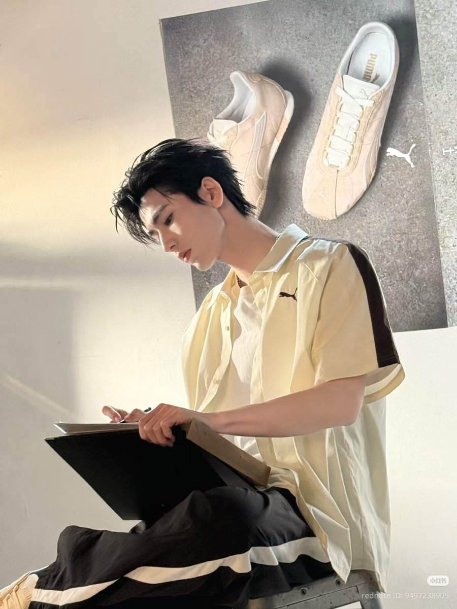 everydayzlh's tweet photo. •041826• zlh studio xhs update 🪐

studio shares new pics of #zhanglinghe 📸 https://t.co/EeSkXzvdRX