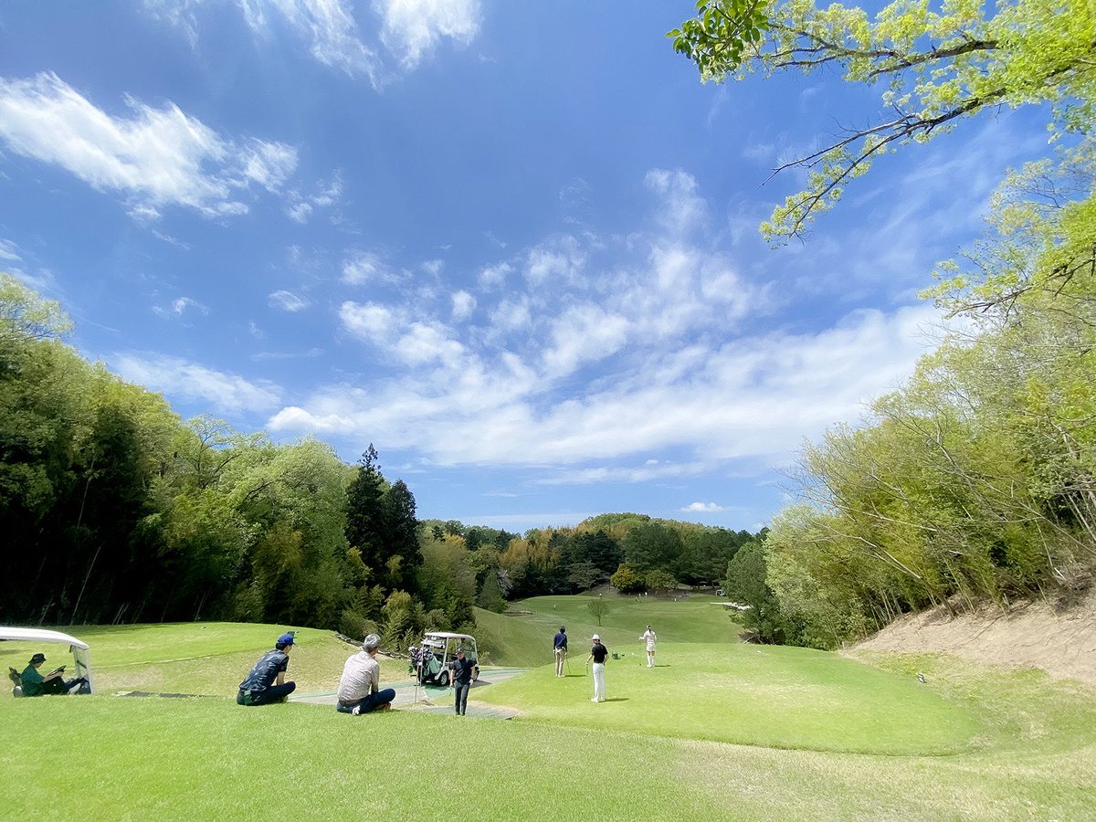 とってもいい天気でした☀️
スコアもなんとか100切りの99🏌️‍♂️
今年初、日焼け🔥