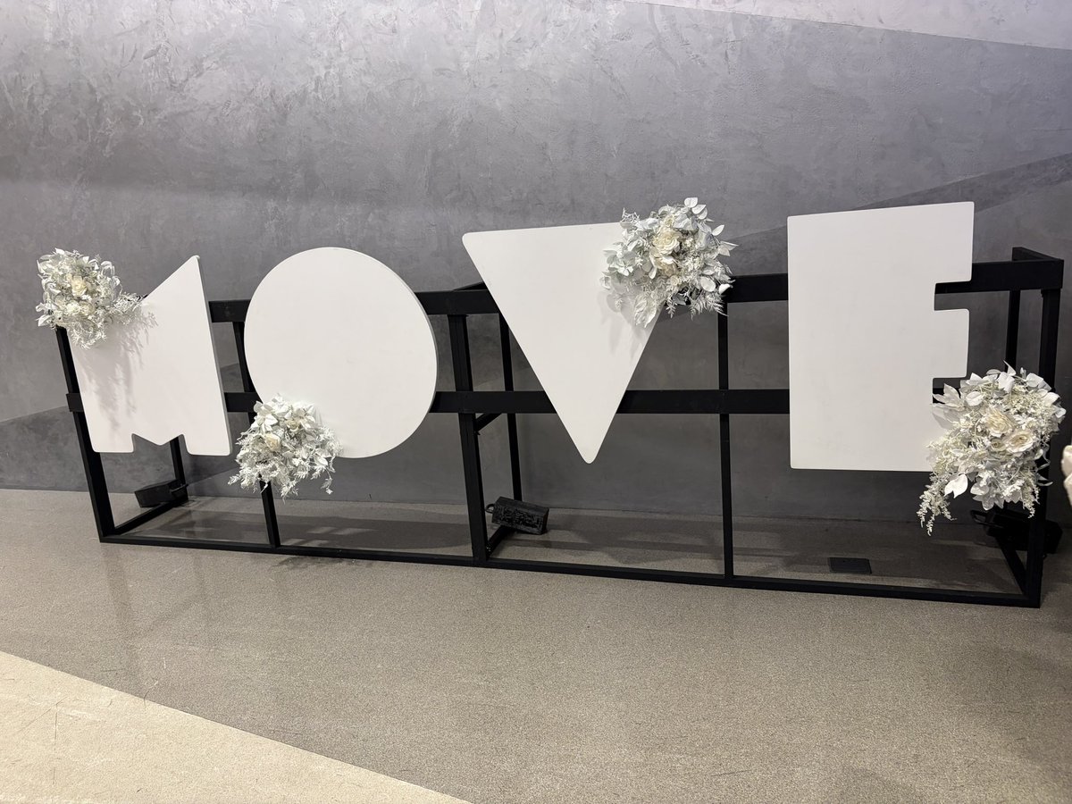 あひさ tweet media