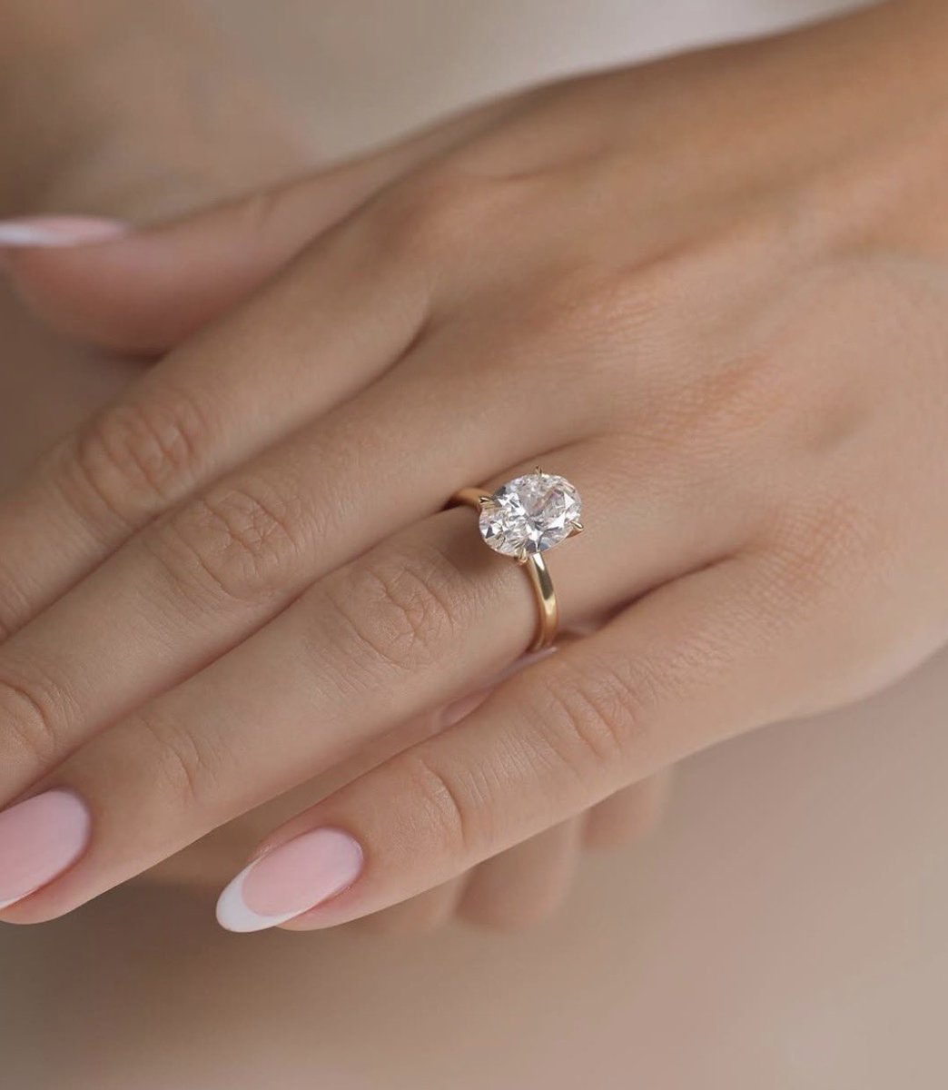FergusJamesDiam's tweet photo. Oval Radiance ✨

Featuring this stunning 2.5ct oval diamond, set in a 18k yellow gold band.

📲 DM the @FergusJamesDiam team for more information on this ring or to custom design your own today! https://t.co/udV2jKo2ua