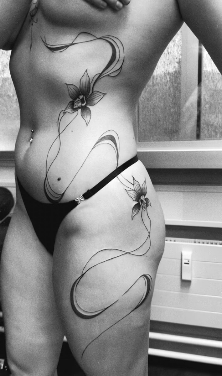 lina-.-.- tweet media