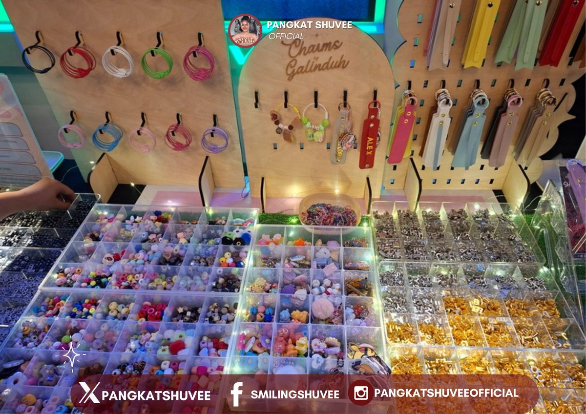 PangkatShuvee's tweet image. Charms by Galinduh is present here at our special block screening with Shuvee. We hope you enjoy our souvenir booth, Pangkat!

#ShuveeEtrata | Shuvee Etrata