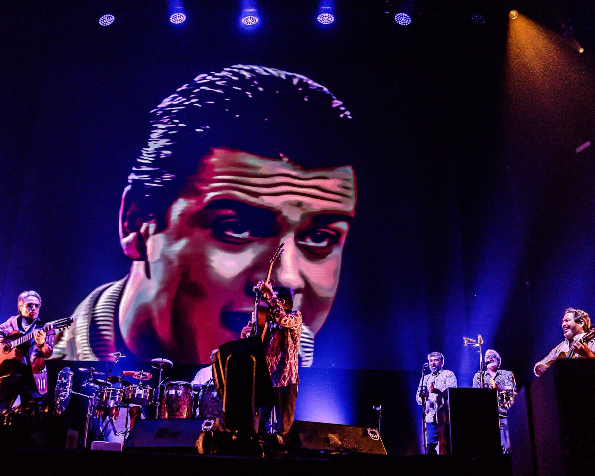 ElCanijodeJerez's tweet photo. 💥Gracias VALENCIA…lo de anoche fue un orgasmo para el alma.💚

#losdelinqüentes
#sentimientogarrapatero
#diegoraton
#elcanijodejerez
#miguebenitez https://t.co/9s8PdOfnWj