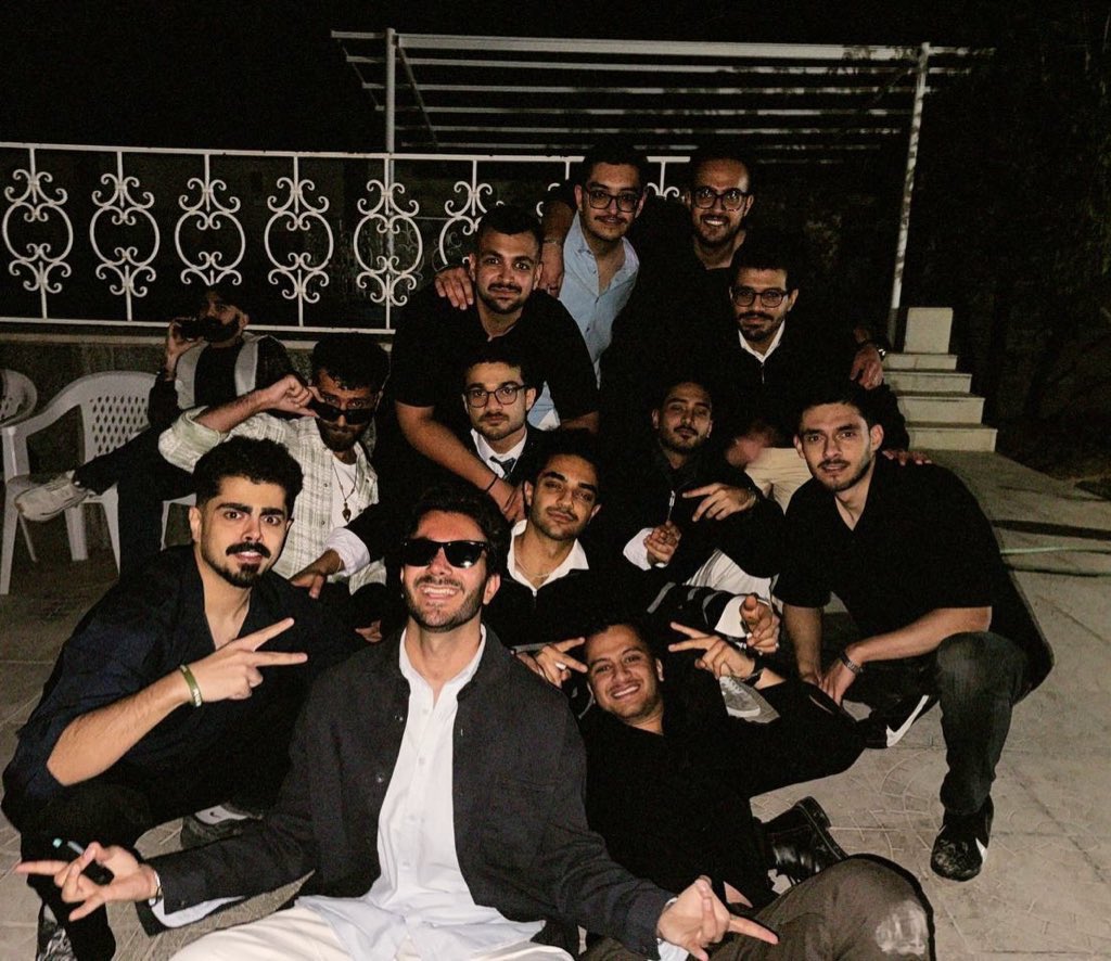 مـهدی tweet media