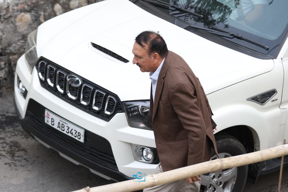 nepalphotolib's tweet image. सर्वोच्च अदालतको फैसलापछि कांग्रेस नेता पूर्णबहादुर खड्काले आफु नजिकका नेताहरु सङ आफ्नो निवासमा छलफल सुरु गरेका छन ।
तस्बिरहरु :  नेपाल फोटो लाइब्रेरी
#nepalphotolibrary #NewsUpdate #NPL #NepaliCongress