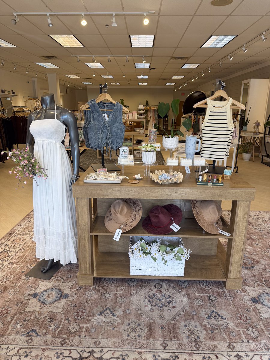 OutletGburg's tweet image. Brunch is booked, now you need the outfit 🛍️ Mica &amp;amp; Co. 

📍Suite 420, Beside Emerald + Onyx Salon

#gettysburgoutlets #gettysburg #boutique #fashion #springstyle