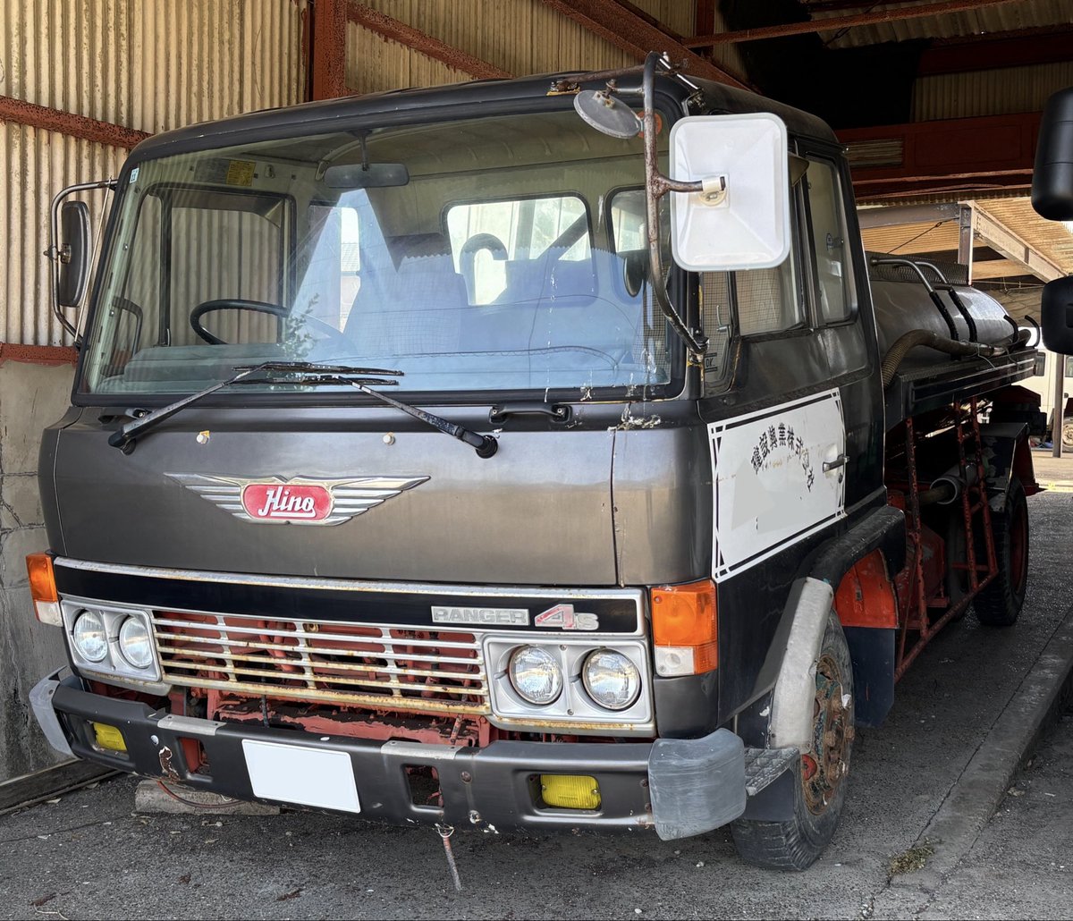 shiso_archives's tweet photo. 風のレンジャー！！仕事車で現役なのは久々に見ました https://t.co/IURHW2iGmZ