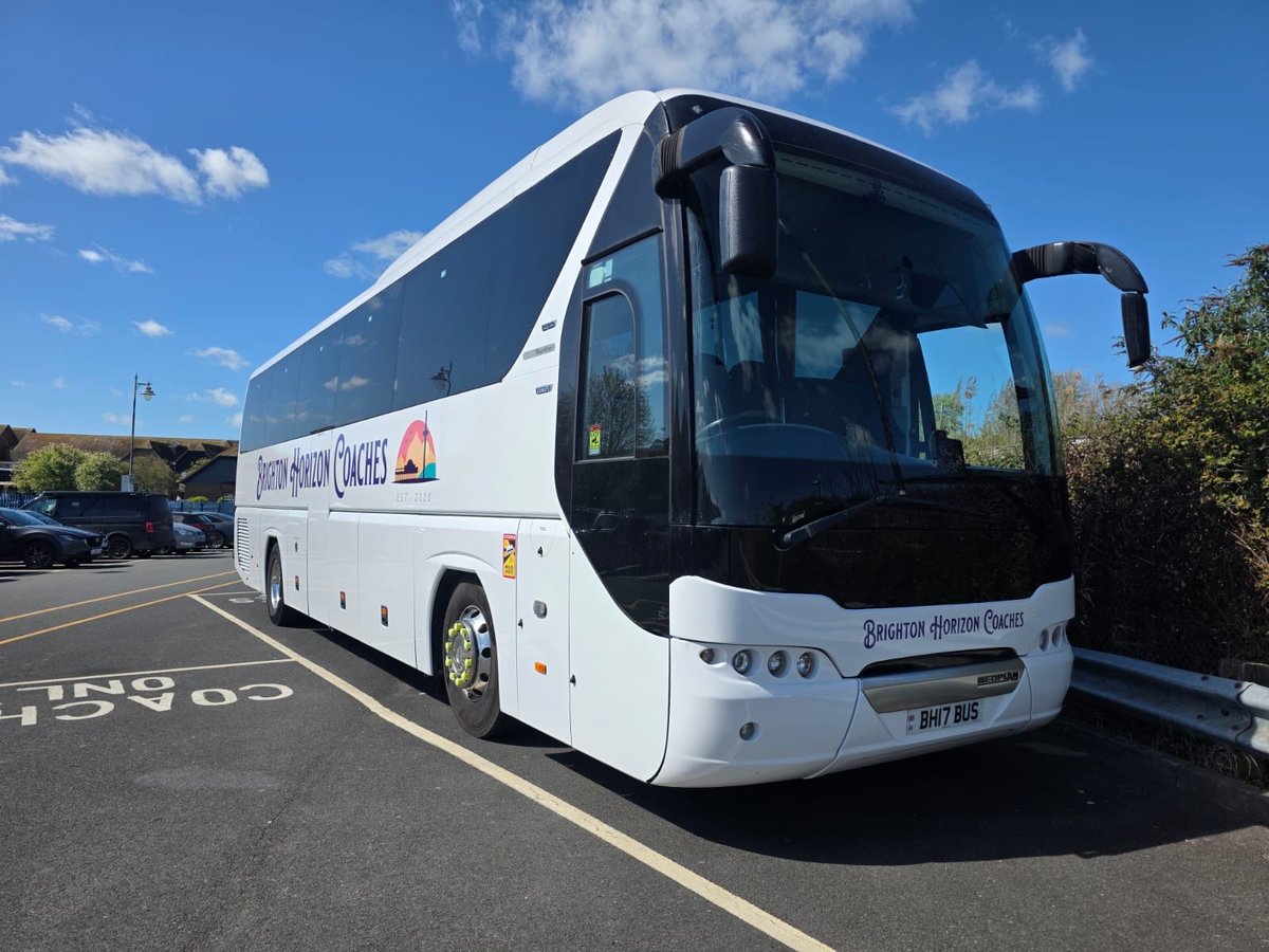 brightoncoaches's tweet image. Saturday lunchtime in Rye with one of our Tourliner coaches visiting with a group who are in Sussex on holiday ☀️ #brightonhorizoncoaches #bus #coach #rye