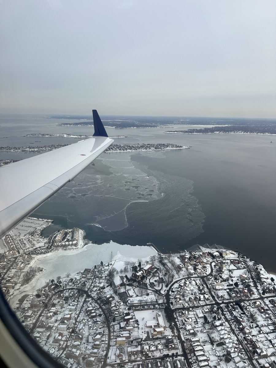 FlyPJets's tweet image. Cold below, smooth flying above.

privatejetsinc.com #travel #privatejets #charter