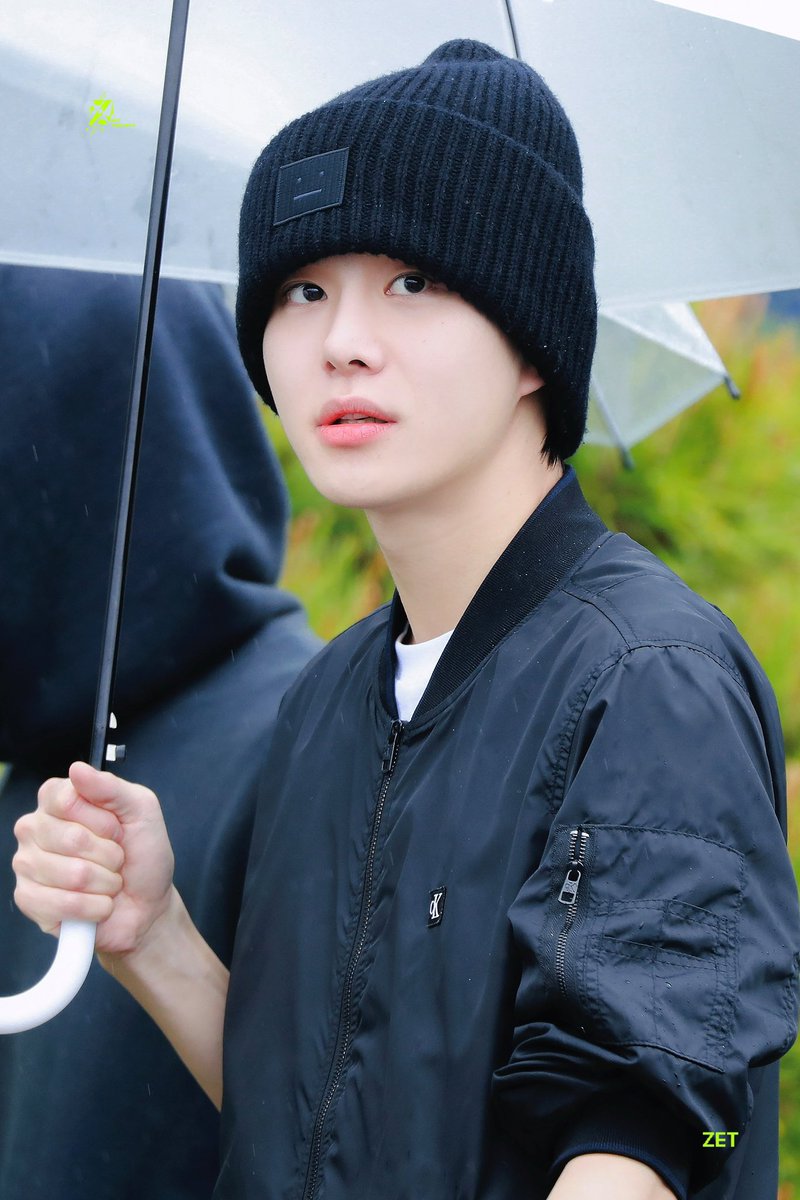 비니 쓸 때마다 콩알 되는 거 너무 귀여워🖤