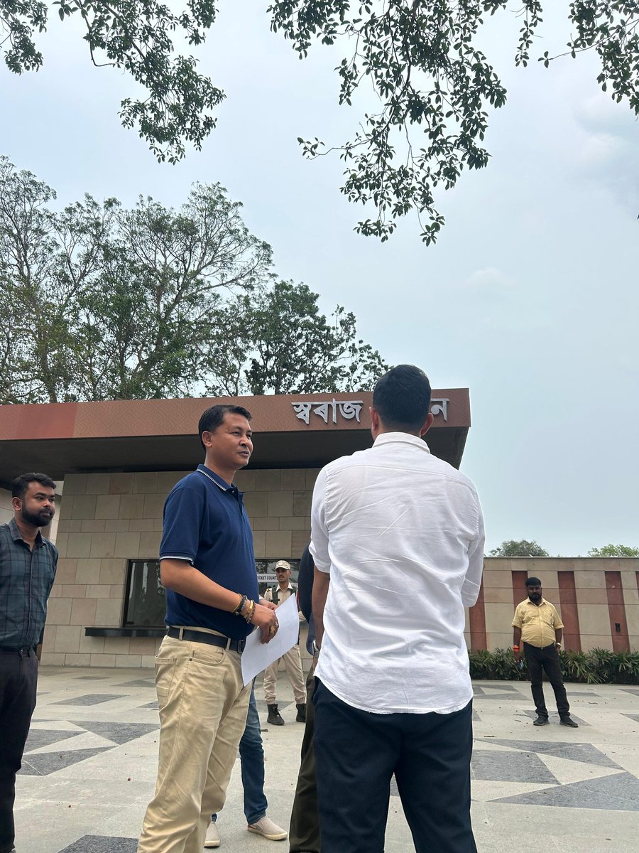 যোৰহাট জিলাৰ জিলা আয়ুক্ত জয় শিৱানী মহোদয়ে আজি স্বৰাজ উদ্যান পৰিদৰ্শন কৰি এক বিশেষ পৰিদৰ্শন কাৰ্যসূচী ৰূপায়ণ কৰে। এই পৰিদৰ্শনৰ মূল উদ্দেশ্য আছিল প্ৰকল্পটিৰ পৰিচালনা আৰু ৰক্ষণাবেক্ষণৰ কাম-কাজসমূহৰ তদাৰক কৰা। 

<a href="/diprassam/">DIPR Assam</a> <a href="/DiproJorhat/">DIPRO JORHAT</a>