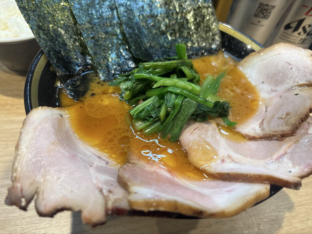 lambosaunner's tweet photo. 東京のお客様にお車を納車した後にパワーチャージで家系ラーメン🍜美味しく頂きました🙏
#末廣家
#吉村家直系
#家系ラーメン https://t.co/j5JiBjPkB4