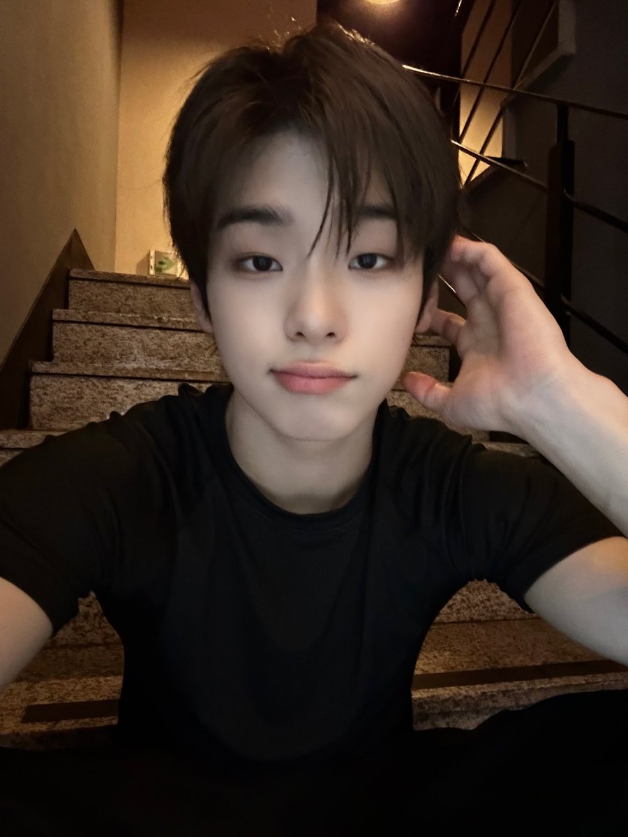 daily_noeul's tweet photo. 오늘 얼굴 마음에 든 거 잘 알겠음 https://t.co/hP60p4UzsV