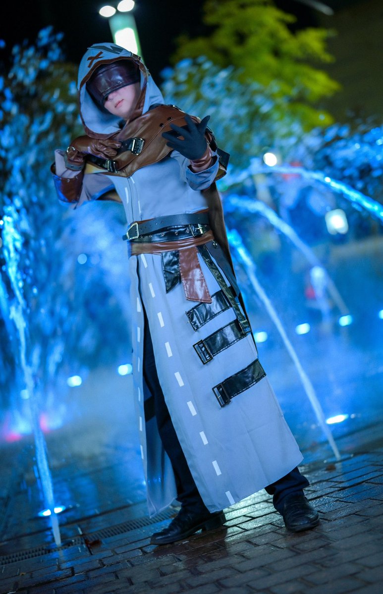 コスプレ

第5人格
占い師(束縛者)  
イライ・クラーク 

 #KPF2025