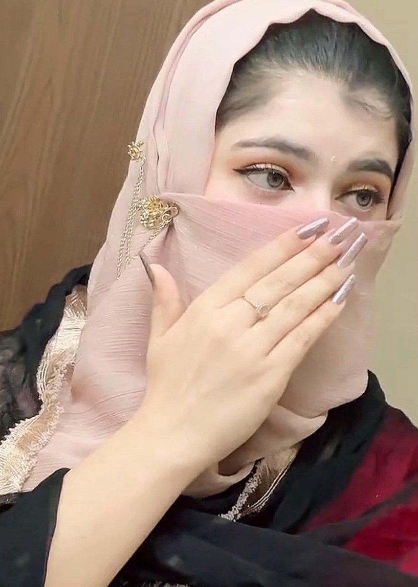 Alizeh_Khaan's tweet image. آج کے دور میں مرد کی نظریں تب جھکتی ہیں جب عورت خوبصورت نہ ہو..💯✨🥀
#followme #foryou