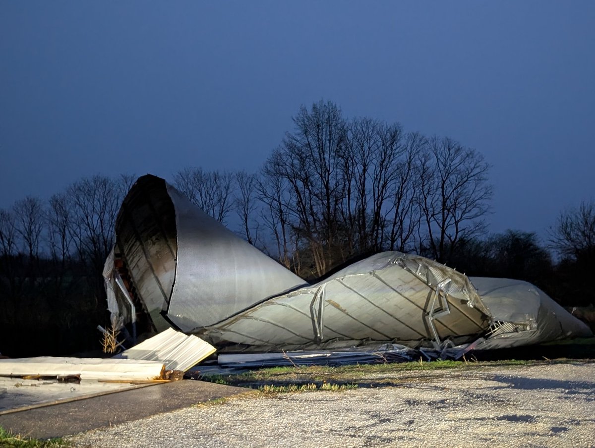 Jesse_Risley's tweet image. More #storm damage photos from possible #tornado last night in Colmar, IL. The #BNSF line was completely blocked. #ilwx