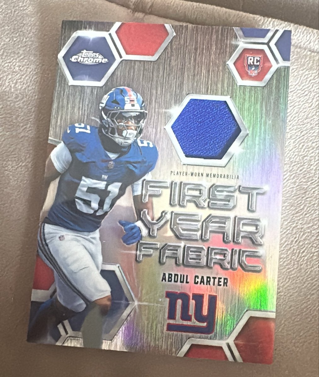 cpj11's tweet photo. My first 2 blaster boxes, these are probably the better ones (I’m a complete beginner) but I like these the most. Very happy with the @1NCRDB1 first year fabric card (I’m a Giants fan) 😊 @CardPurchaser 
#ToppsChrome #SCDHITS https://t.co/zz5RB5ICFV