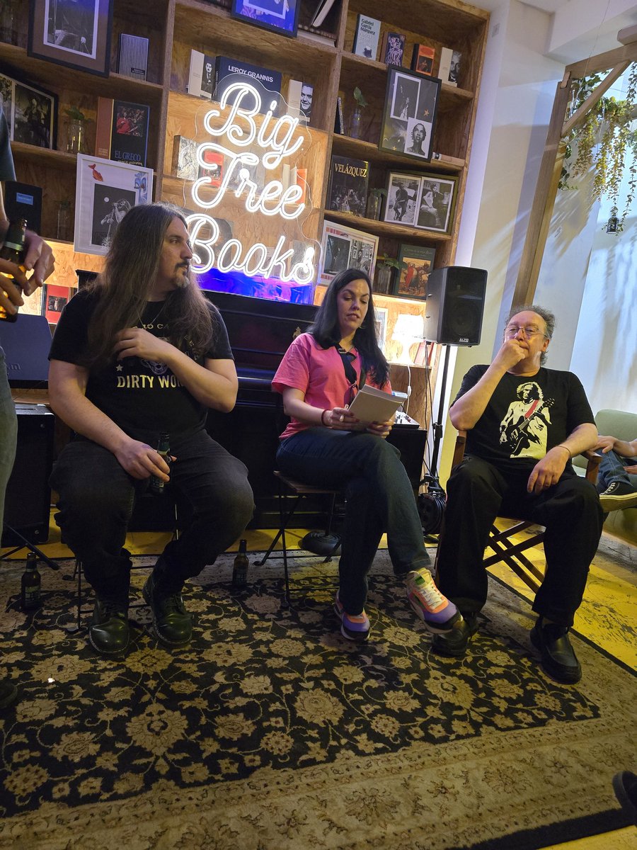 gomezescribano's tweet photo. Ayer en la Latina hablando de realismo sucio, de la mano de @papelilloed y de @bigtreebooksmadrid, con Rocío y Med Vega https://t.co/sQJStECnNr