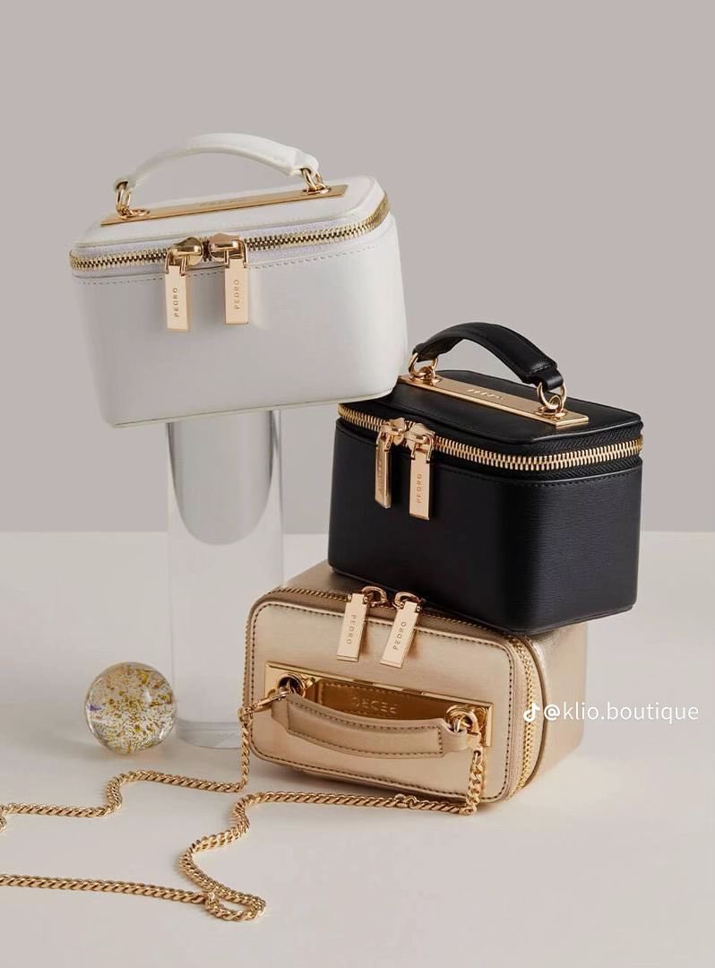 HMshoppers's tweet image. Sat-ur-day? More like slay-ur-day🛍️🛍️

Category - Mini bags

Price #37k and #35k